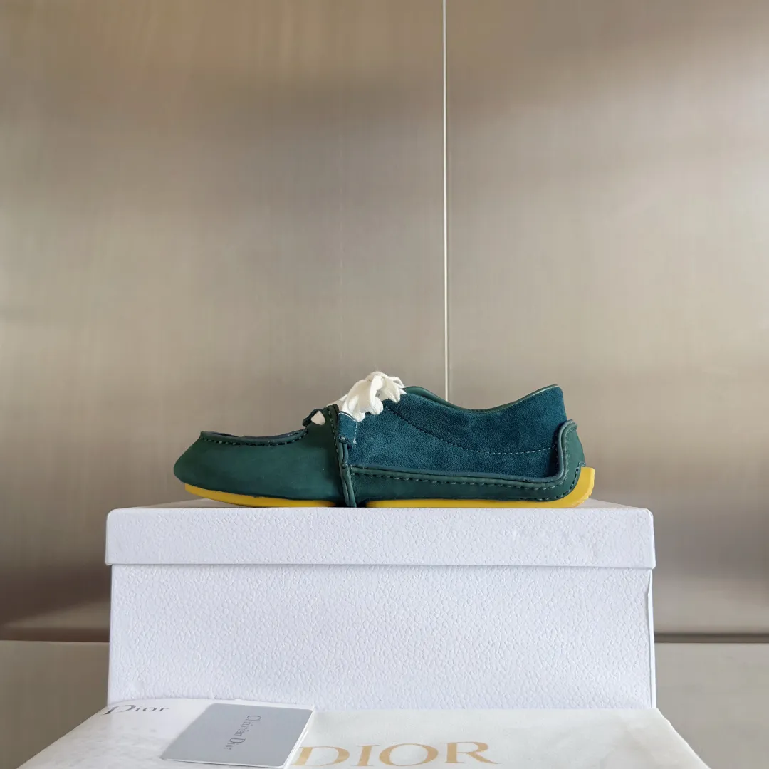 Men's shoes 💰640 Top version: Couple's Dior Roadie Series Catwalk Couple's Handmade Casual Sports Shoes Delivery Counter Exquisite Packaging🛍📦 ▪️Fabric: Original custom imported first-layer cowhide ▪️Inner lining: Original custom leather lining ▪️Sole: Original molded anti-slip rubber material ▪️Sole thickness: 2CM ▪️Size: Women's 35-40 / Men's 39-45